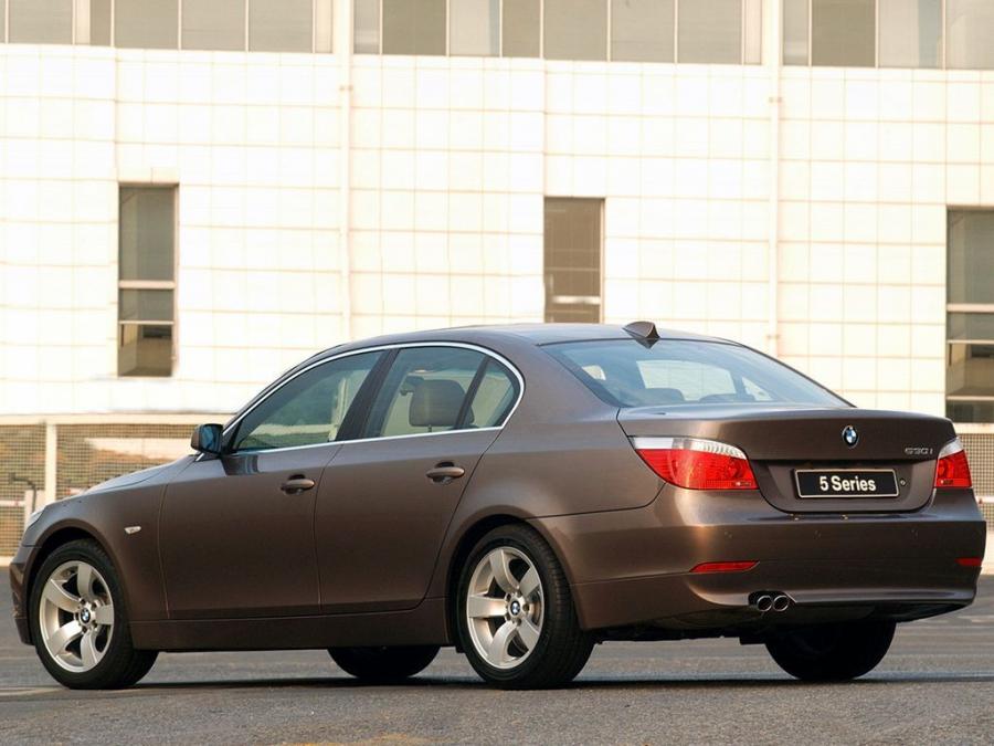  BMW 530i Sedan 2003 года  (ZA) (фото 2 из 9)